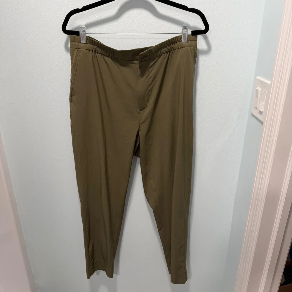 Banana Republic Airstretch Tapered Jogger Pants Olive Green Large Casual Travel